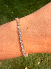 Load image into Gallery viewer, Reserved Listing 14K Gold 2.50cts Natural Baguette Diamond Tennis Bracelet