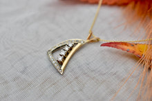 Load image into Gallery viewer, Vintage Mid Century 0.32cts 14K Yellow & White Gold Fancy Diamond Necklace