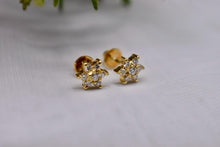 Load image into Gallery viewer, 18K Yellow Gold Cluster Flower Screw Back Diamond Stud Earrings
