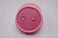 Load image into Gallery viewer, 14K White Gold Round Diamond Push Back Stud Earrings 0.80cts
