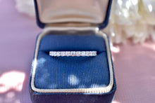 Load image into Gallery viewer, 14K White Gold Vintage 0.57cts Diamond Shared Prong Wedding Band