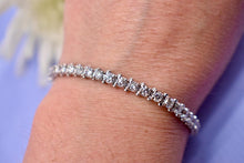 Load image into Gallery viewer, 14K White Gold Vintage Round 5.20cts Diamond Tennis Bracelet