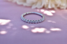 Load image into Gallery viewer, 14K White Gold Vintage 0.57cts Diamond Shared Prong Wedding Band