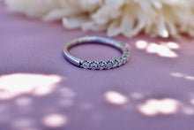 Load image into Gallery viewer, 14K White Gold Vintage 0.57cts Diamond Shared Prong Wedding Band