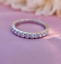 Load image into Gallery viewer, 14K White Gold Vintage 0.70cts Diamond Anniversary Band