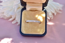 Load image into Gallery viewer, 14K White Gold Vintage 0.40cts Diamond Wedding Band