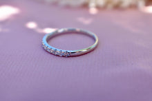 Load image into Gallery viewer, 14K White Gold Vintage 0.40cts Diamond Wedding Band
