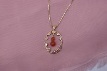 Load image into Gallery viewer, Vintage 14K Yellow Gold Carnelian Midcentury Floral Necklace