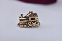 Load image into Gallery viewer, Vintage 10K Yellow Gold Animated Train Charm