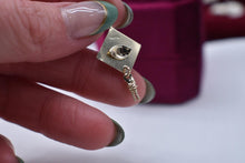 Load image into Gallery viewer, Vintage 14K Yellow Gold Animated Graduation Cap Charm