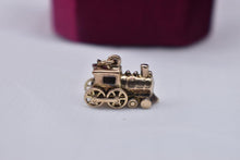 Load image into Gallery viewer, Vintage 10K Yellow Gold Animated Train Charm
