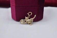 Load image into Gallery viewer, Vintage 14K Yellow Gold Playful Cat Charm