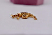 Load image into Gallery viewer, Vintage 18K Yellow Gold Rare Heavy Venetian Gondola Charm