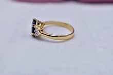 Load image into Gallery viewer, Vintage 18K Yellow Gold Vintage Natural Oval Sapphire & Diamond Halo Ring