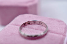 Load image into Gallery viewer, Platinum Art Deco Floral Engraved Wedding Band – Vintage Ring