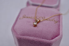 Load image into Gallery viewer, Vintage 14K Yellow Gold 0.15cts Solitaire Diamond Compass Prongs Necklace