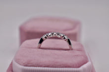 Load image into Gallery viewer, Hearts On Fire Vintage 18K White Gold Shared Prong Five Stone Diamond Band 0.75cts