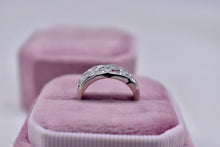 Load image into Gallery viewer, Beautiful 14K White Gold Art Deco Vintage Hand Sculpted Floral Double Heart Diamond Band