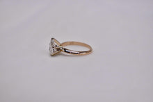 Load image into Gallery viewer, Vintage 14K Yellow Gold Solitaire 1.25cts Pear Shape Diamond Engagement Ring