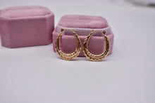 Load image into Gallery viewer, Vintage 14K Yellow Gold Scalloped Hollow Hoop Earrings