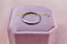 Load image into Gallery viewer, Platinum Art Deco Very Worn Hand Engraved Wedding Band โ Vintage Ring