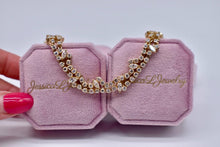 Load image into Gallery viewer, 14K Yellow Gold Vintage Marquise & Round Double Row Unique 7.00cts Natural Diamond Bracelet