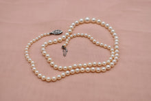 Load image into Gallery viewer, Vintage Sterling Silver 20" Graduated Pearl Strand Necklace