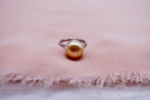 Load image into Gallery viewer, Antiqued European Silver Solitaire Button Pearl Ring