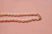 Load image into Gallery viewer, Vintage 14K Yellow Gold 17 Inch Fresh Water White Pink Hue Pearl Necklace Strand