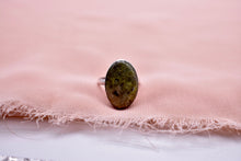 Load image into Gallery viewer, Antiqued Sterling Silver Green Agate Oval Bezel Ring