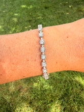 Load image into Gallery viewer, Reserved Listing Vintage 10 karat white gold 3.50cts Natural Diamond Tennis Bracelet
