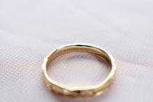 Load image into Gallery viewer, Beautiful 14K Yellow Gold Art Deco Vintage Hand Engraved Wedding Band
