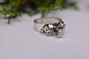 Antique Art Deco 10K White Gold Diamond Floral Retro Ring