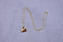 Load image into Gallery viewer, Tiffany &amp; Co Genuine Return To Rectangular Purse Necklace 18K Yellow Gold
