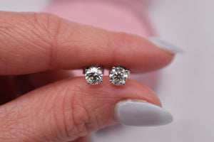 14K White Gold Round Diamond Push Back Stud Earrings 0.80cts