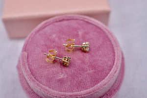 14K Yellow Gold Round Diamond Push Back Stud Earrings 0.61cts