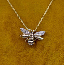 Load image into Gallery viewer, Vintage 10K Yellow Gold Solid Diamond Bumblebee Necklace
