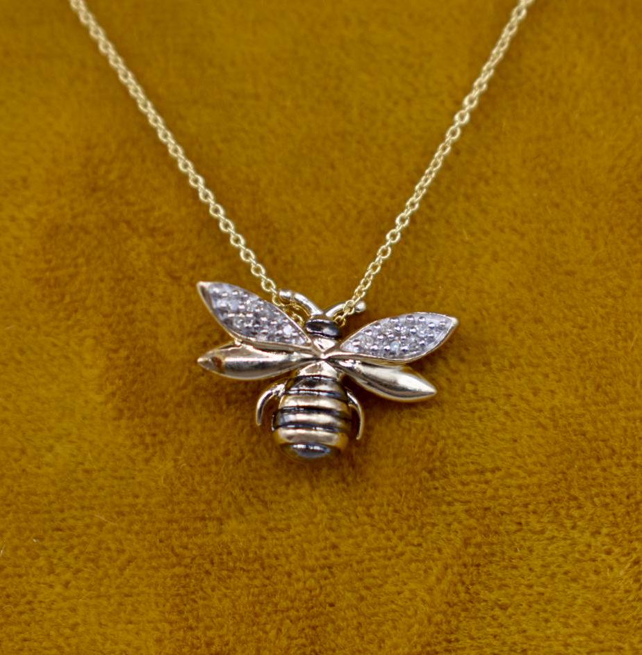 Vintage 10K Yellow Gold Solid Diamond Bumblebee Necklace