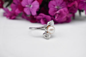 Art Deco Platinum Pearl and Old European Cut Diamond Toi Et Moi Ring