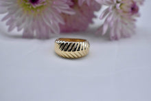 Load image into Gallery viewer, Tiffany &amp; Co 1998 Chevron Style Cordis 18K Yellow Gold Band
