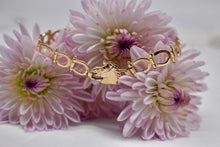Load image into Gallery viewer, 14K Yellow Gold Vintage Horseshoe Horse Link Bracelet
