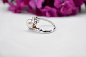 Art Deco Platinum Pearl and Old European Cut Diamond Toi Et Moi Ring