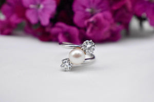 Art Deco Platinum Pearl and Old European Cut Diamond Toi Et Moi Ring