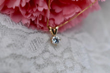 Load image into Gallery viewer, Vintage 14K Yellow Gold 0.28cts Solitaire Round Shape Diamond Compass Prongs Necklace
