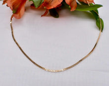 Load image into Gallery viewer, Vintage 14K Yellow Gold Solid Herringbone 20&quot; Chain
