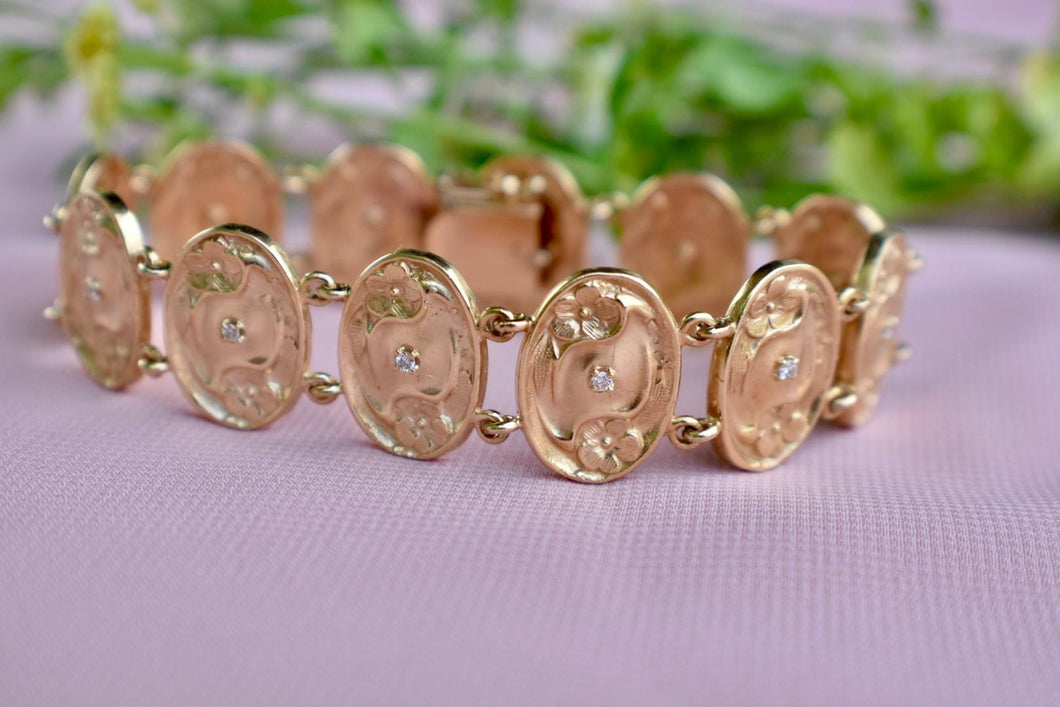 14K Yellow Gold Mid Century Vintage Oval Floral Medallion Diamond Bracelet