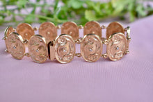 Load image into Gallery viewer, 14K Yellow Gold Mid Century Vintage Oval Floral Medallion Diamond Bracelet
