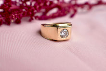 Load image into Gallery viewer, Vintage 14K Yellow Gold Unique Heavy 1.00cts Men&#39;s Single Diamond Ring
