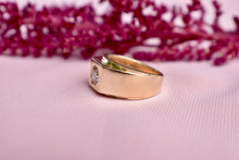 Load image into Gallery viewer, Vintage 14K Yellow Gold Unique Heavy 1.00cts Men&#39;s Single Diamond Ring

