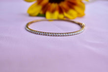 Load image into Gallery viewer, 18K Yellow Gold 1.32cts Diamond Prong Set Bangle Bracelet
